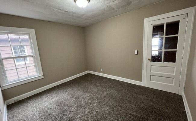 Building Photo - 3605 Normandy Rd