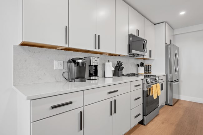 Building Photo - 416 Main St