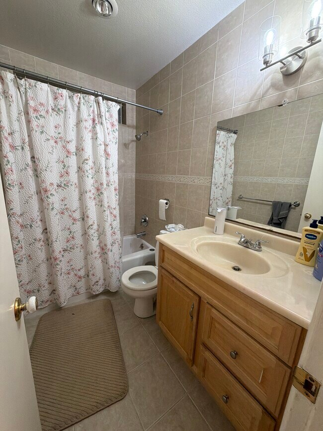 Foto del edificio - 4651 Huggins St