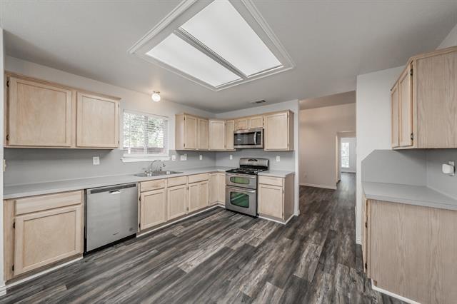 Building Photo - 1214 Hardisty Dr