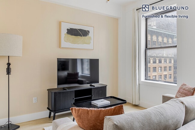 Foto del edificio - 161 W 54th St