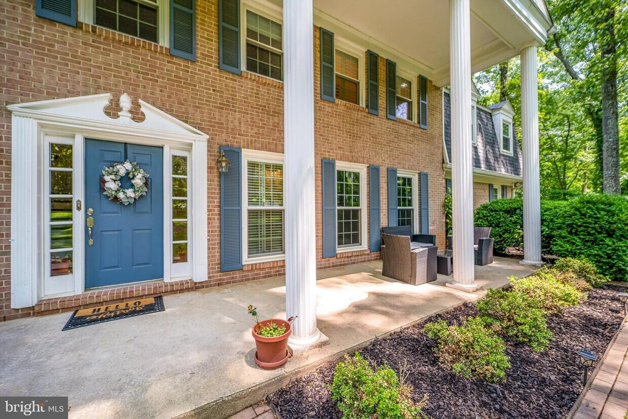 10716 Meadowood Dr, Vienna, VA 22181 House for Rent in Vienna, VA