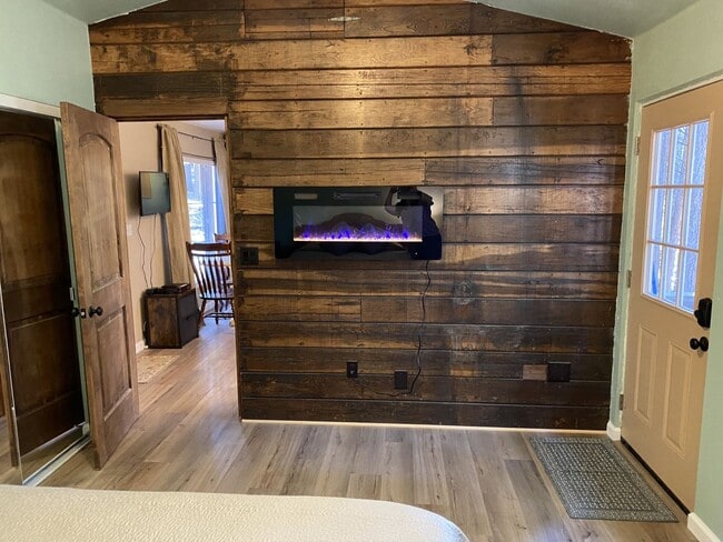 Foto del edificio - Doll House in the woods! - Pollock Pines $1375