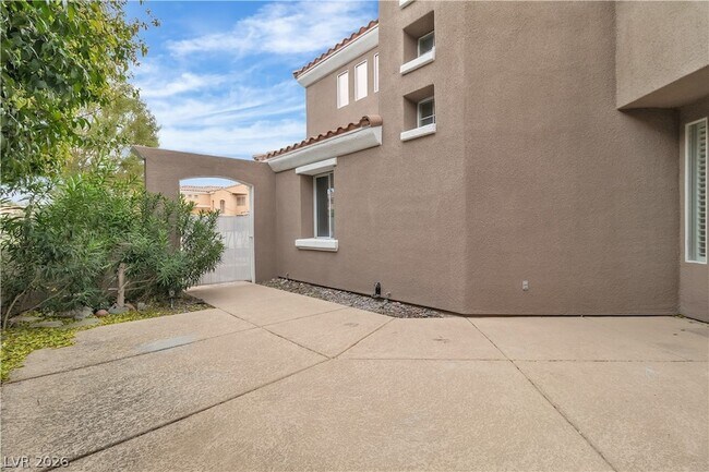 Building Photo - 1712 Estrella St