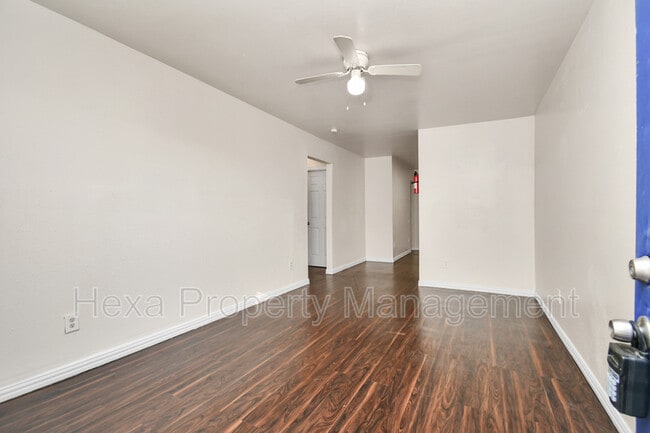 Foto del edificio - 4205 Phlox St