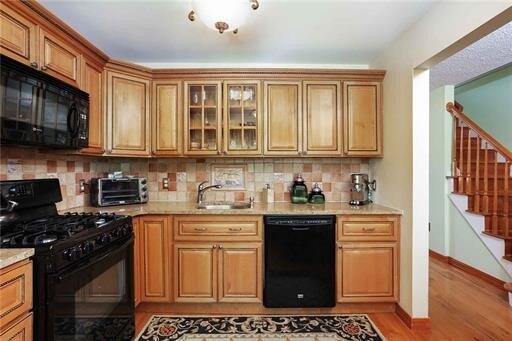 Foto del edificio - 45 Tall Oaks Ct