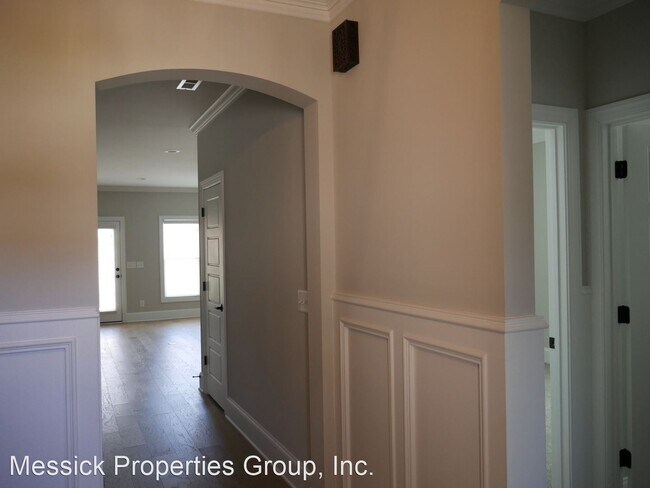 Building Photo - 3 br, 3 bath House - 5235 Shoal Creek Lane