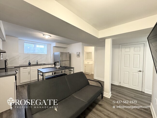Photo du bâtiment - Spacious 2-Level 1-Bedroom Basement Apartment with In-Unit Laundry – Brampton
