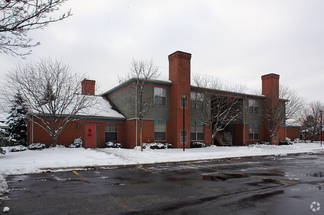 Building Photo - Carriage Town Square Apartments