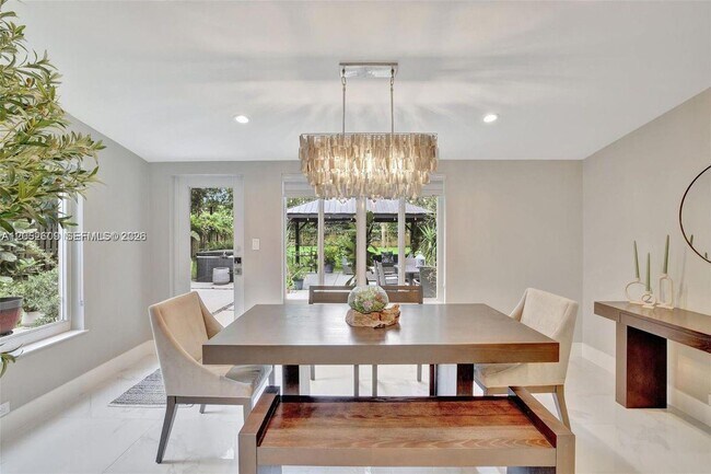 Foto del edificio - 828 SW 15th St