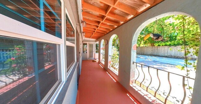 Foto del edificio - 3807 Periwinkle Ln