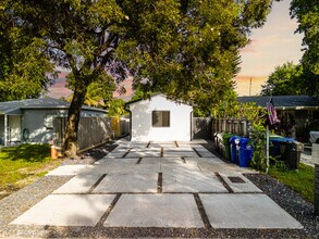 Building Photo - 1126 NW 4th Ave