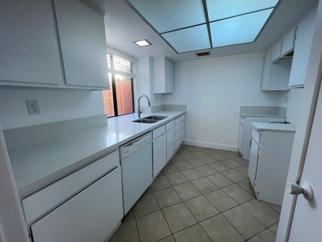Foto del edificio - 23281 Gerbera St