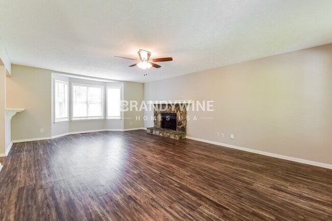 Building Photo - 5649 Longbow Dr
