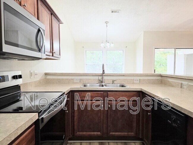 Foto del edificio - 6768 Willowbrook Dr