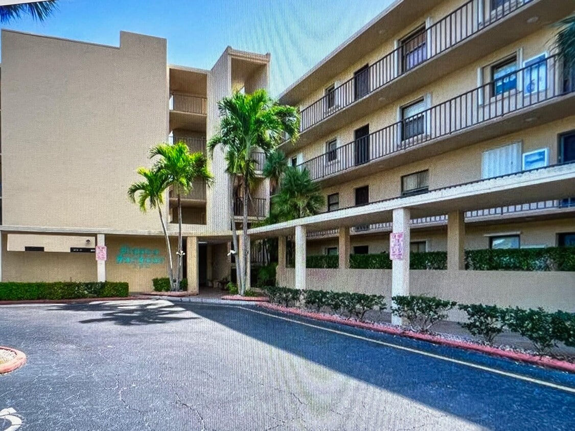 890 N Federal Hwy Unit 102, Lantana, FL 33462 Condo for Rent in Lantana, FL
