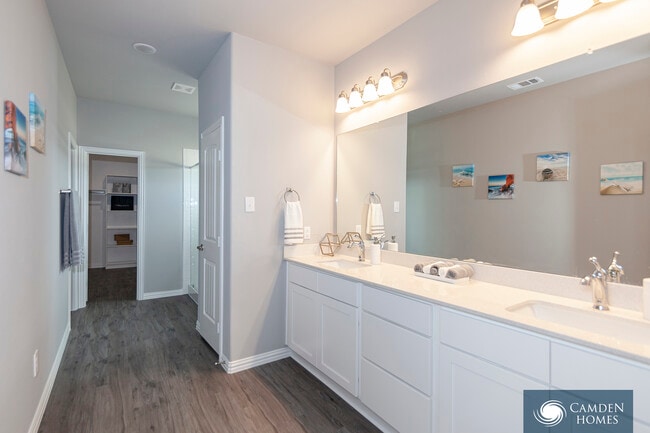 Building Photo - 139 Colgate Ave