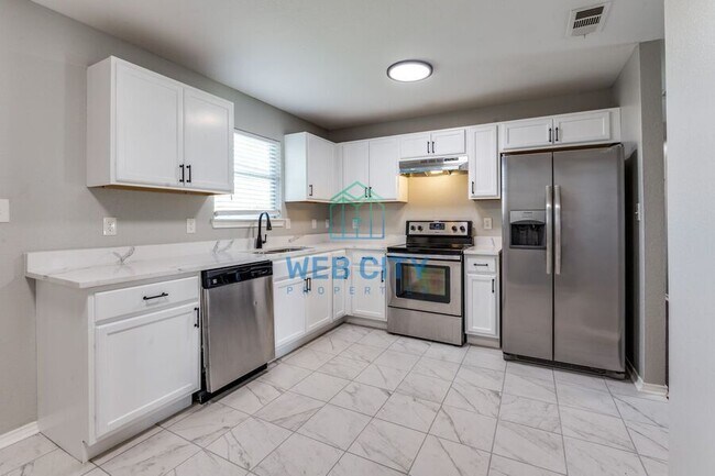 Foto del edificio - 2429 Kemp St