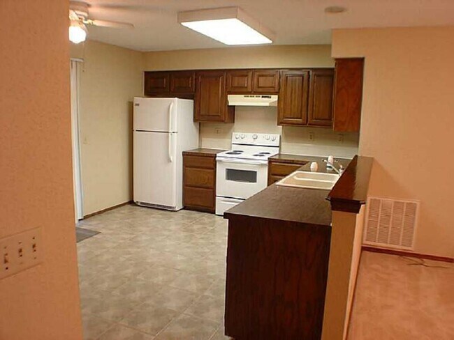 Building Photo - 2 Winters Dr