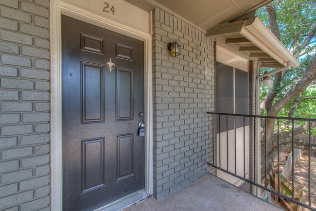 Building Photo - Pecan Creek Apartments