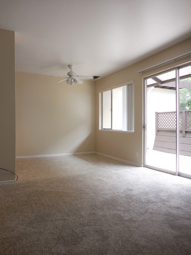 Building Photo - 2168 Carlmont Dr