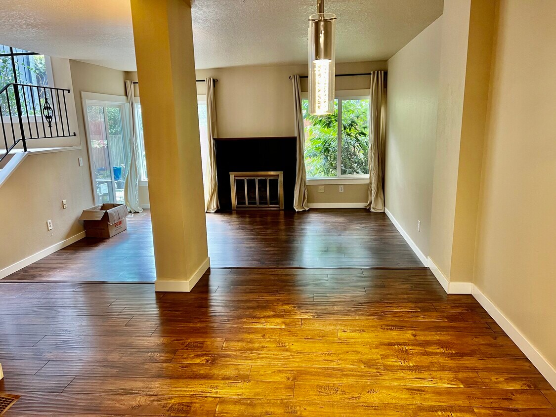 26 Wheatherstone, Lake Oswego, OR 97035 Townhome Rentals in Lake