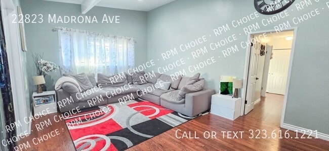 Foto del edificio - 22823 Madrona Ave