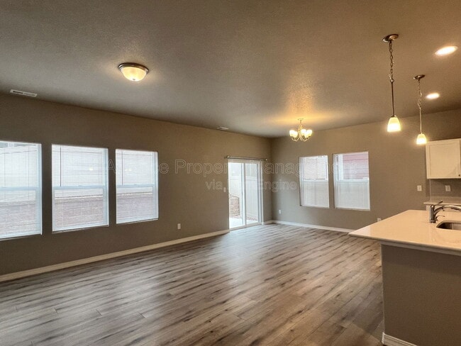 Foto del edificio - 7839 Lathrop Vw