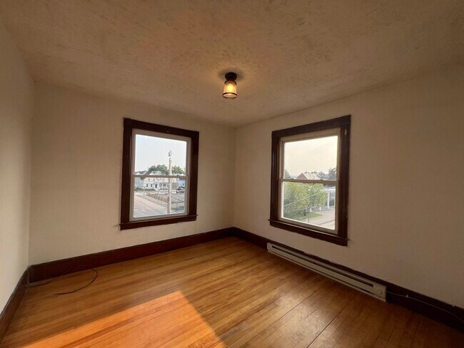 Building Photo - 457 Beech St