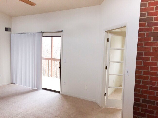 Building Photo - 102 Turtle Creek Rd