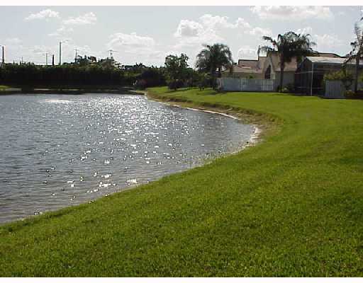 Foto del edificio - 9067 Long Lake Palm Dr