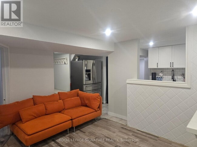 Building Photo - 211 Glen Hill Dr