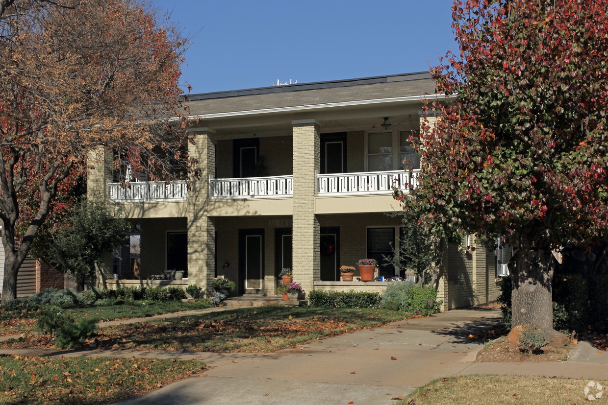 Building Photo - Alta Vista