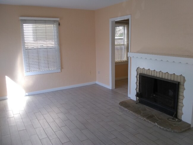 Foto del edificio - 14920 N Bayshore Dr