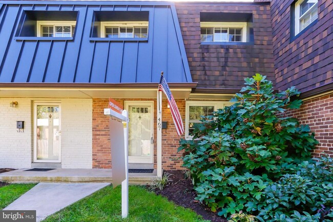 Foto del edificio - 467 Hampton Ct