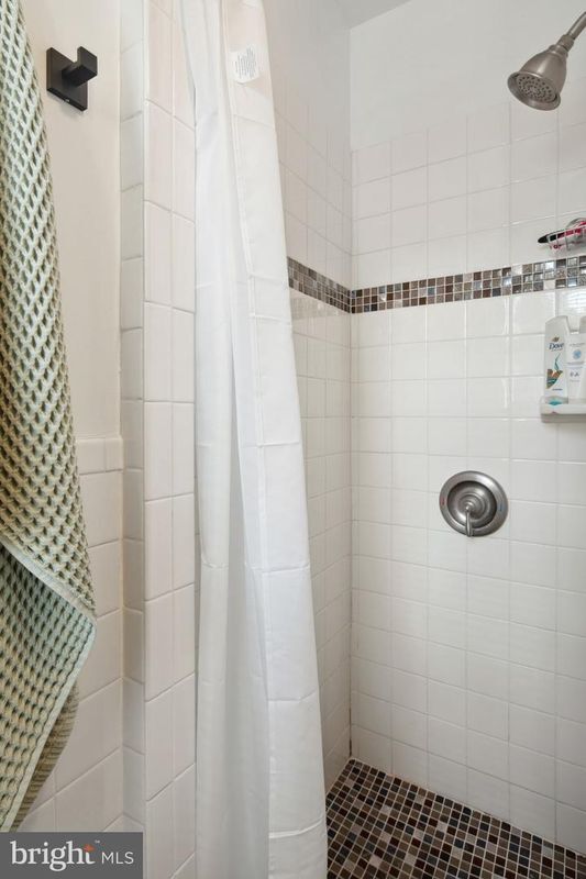 Foto del edificio - 2651 Agate St