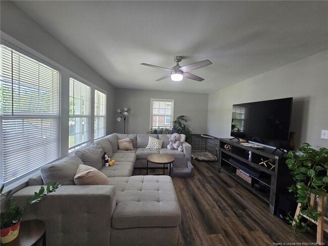 Building Photo - 1354 Camelot Dr