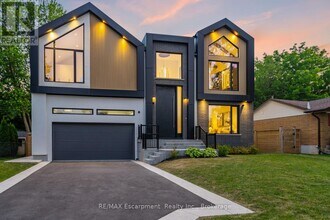 Building Photo - 298 Strathcona Dr
