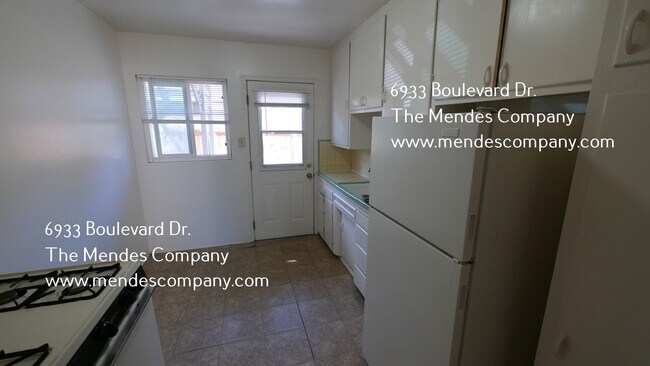 Foto del edificio - 6933 Boulevard Dr