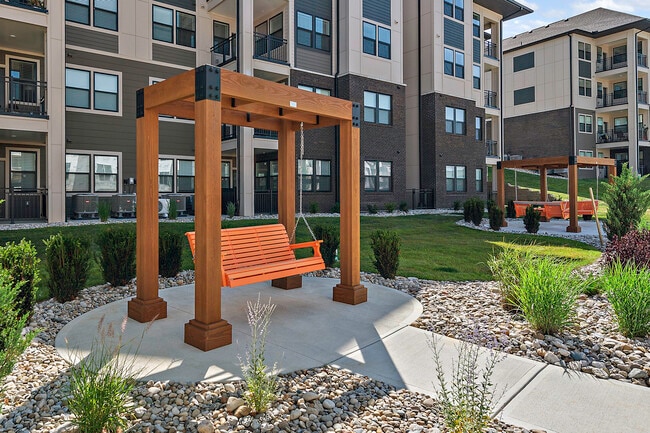 Swing Park - 19Nineteen Promenade