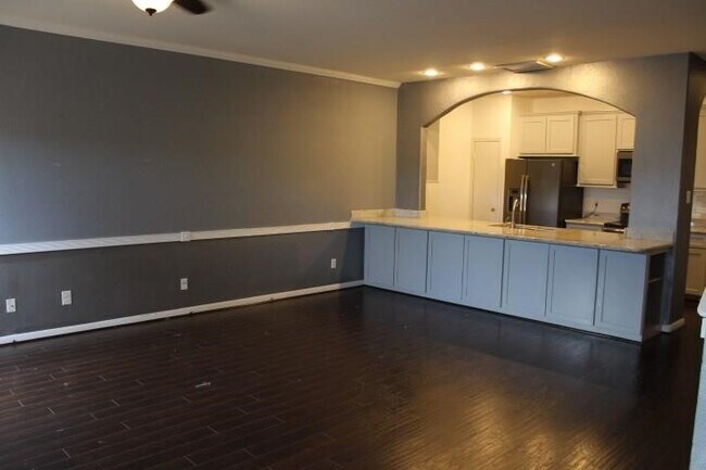 Foto del edificio - 3248 Holly Hall St