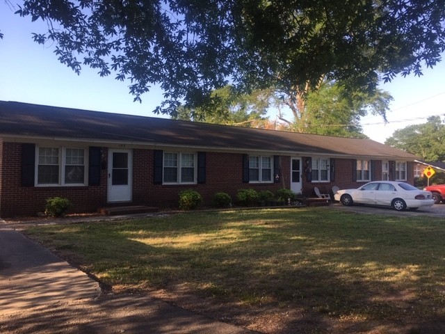 Primary Photo - Duplex minutes from downtown Simpsonville