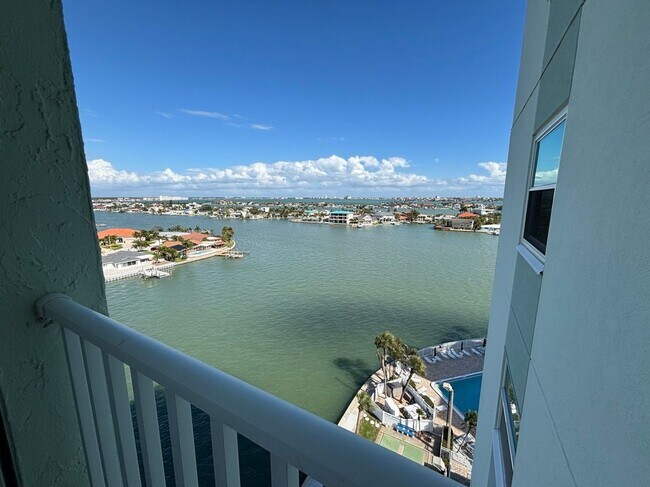 Foto del edificio - 420 64th Ave