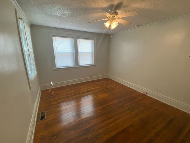 Photo - 906 Lancaster Street Apartment