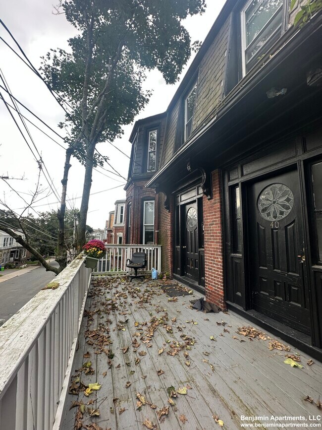 Building Photo - 38 Newton St