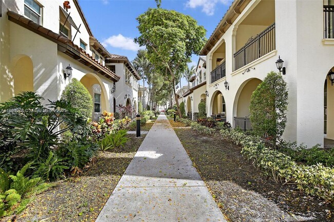 Foto del edificio - 2938 St Thomas Dr