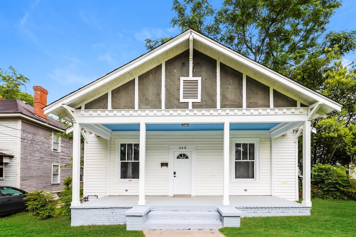 349 Forsyth St, Barnesville, GA 30204 House for Rent in Barnesville