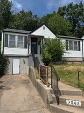 Building Photo - 7046 Manette Dr