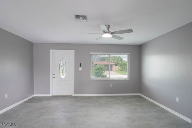Building Photo - 409 SW 44th St