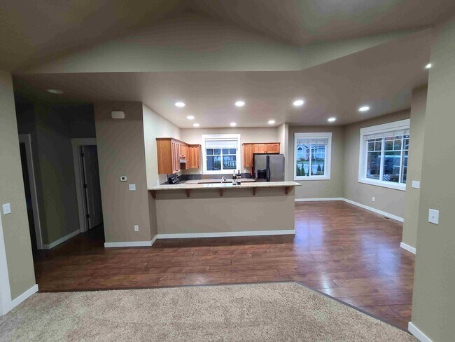 Foto del edificio - 1172 E Grover St